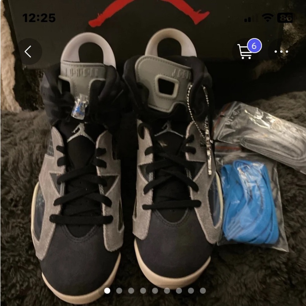 Air Jordan Black and Gray Sneakers Retro 6